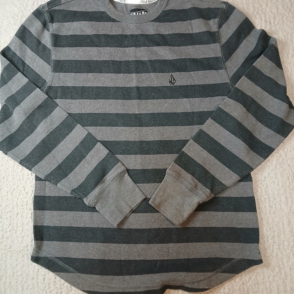 Volcom Men's Gray and Black Striped Crewneck Sweatshirt
